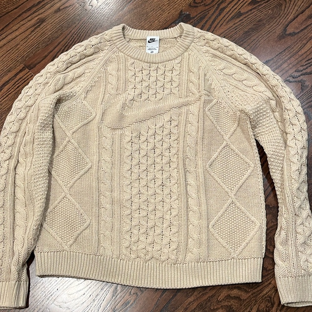 Nike Men’s Cableknit Sweater Size Small- Cream